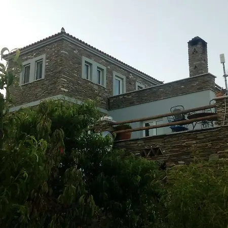 πέτρινα βόλια בית כפרי Ándros
